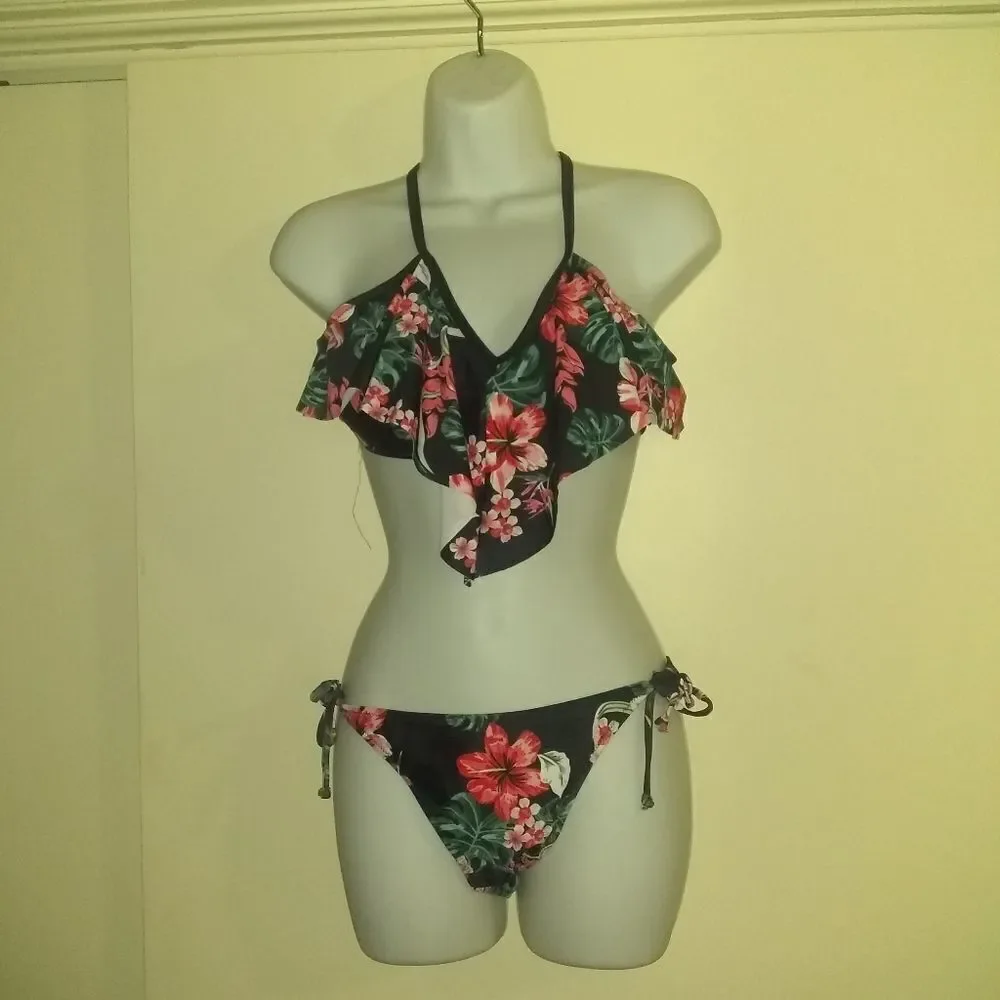 ⬇️⬇️⬇️Floral Two Piece String Bikini - Picture 1 of 3